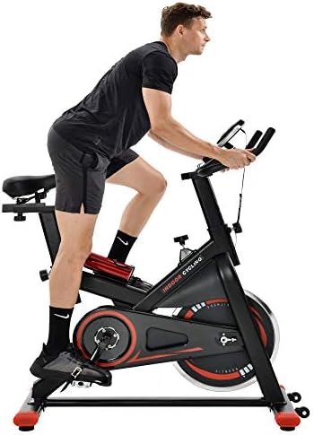 מאמן אופני אופניים מקורה עם כרית מושב נוחה, אופני פעילות גופנית עם מערכת כונן חגורה וצג LCD לאימון