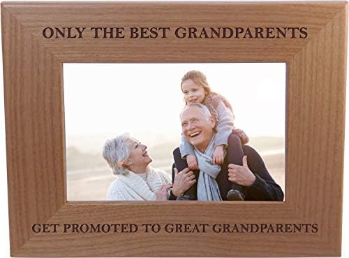 CustomGiftsnow רק הסבים והסבתות הטובים ביותר מקודמים לסבים וסבתות גדולים - מסגרת תמונה מעץ