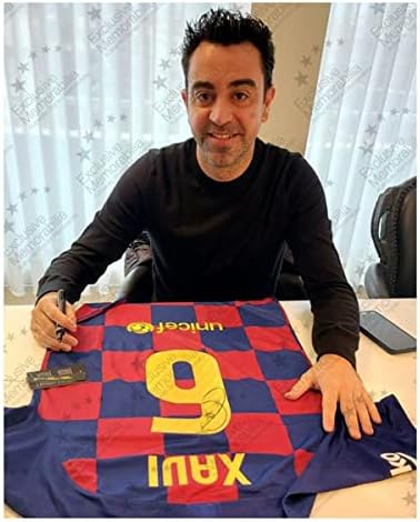 מזכרות בלעדיות חאבי הרננדז החתימה את ברצלונה 2019-20 כדורגל כדורגל. מסגרת סטנדרטית