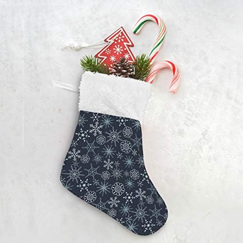 גרבי חג המולד של Alaza חג המולד חורף פתיתי שלג קלאסי קלאסית קישוטים לגרביים קטנים מותאמים אישית