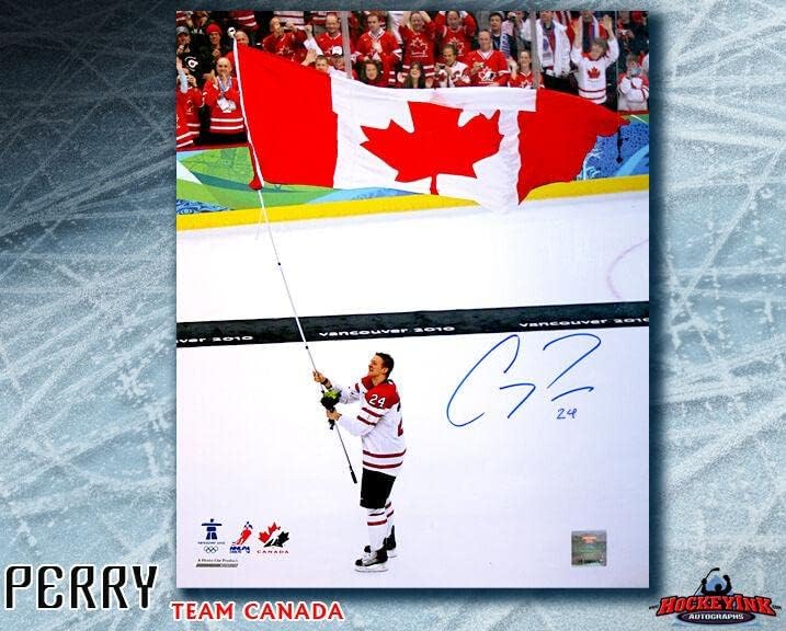 קורי פרי חתום צוות קנדה 2010 OLYMPIC 8X10 צילום - 70314 ברווזי אנהיים - תמונות NHL עם חתימה