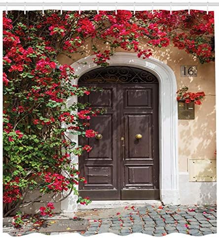 וילון מקלחת מרוקאי של אמבסון, דלת עץ ישנה מוקפת בפרחים כניסה אירופית מימי הביניים איטליה, תפאורה של אמבטיה